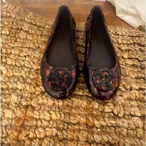 IMMACULATE Minnie tortoise Tory Burch flats. Size 8.